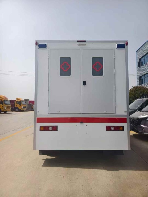 SHACMAN L3000 Customized Mobile Ambulance