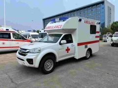 Pickup truck mobile ambulance