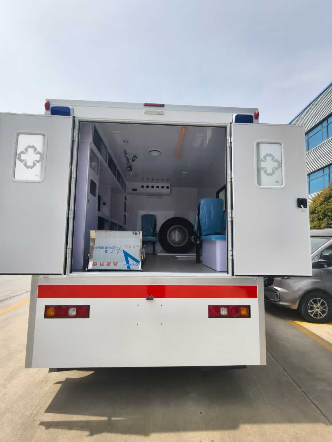 SHACMAN mobile ambulance