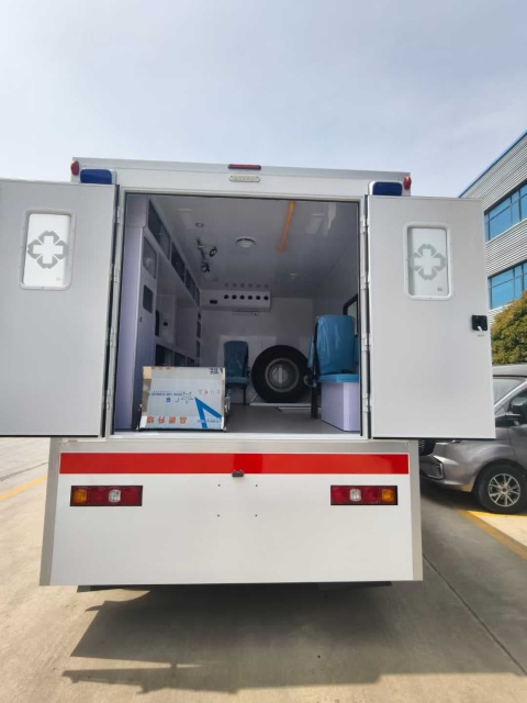 SHACMAN mobile ambulance