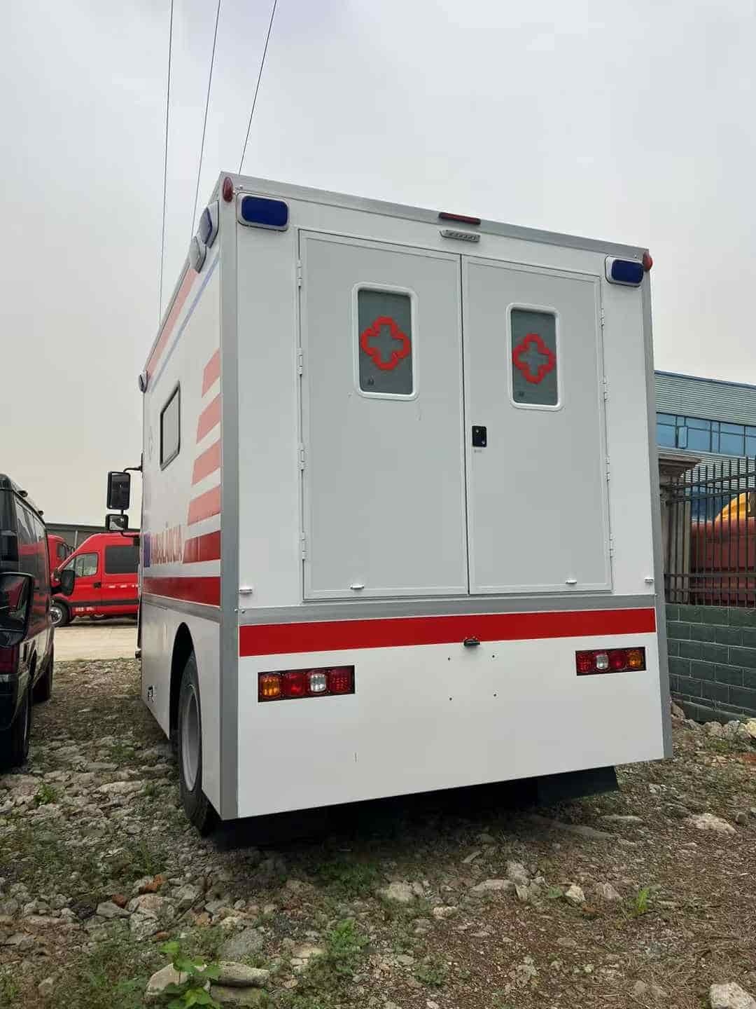 SHACMAN L3000 4×2 Ambulance