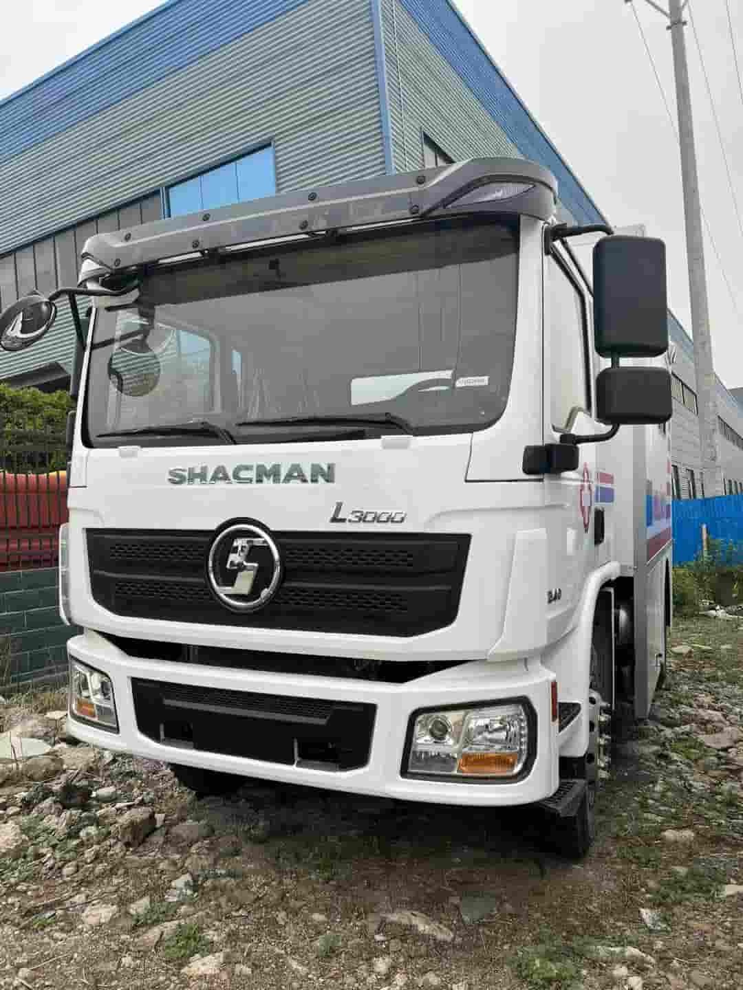 SHACMAN L3000 4×2 Ambulance