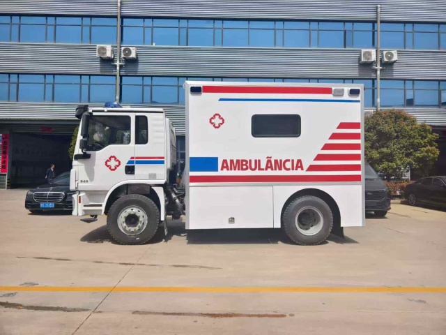 SHACMAN mobile ambulance