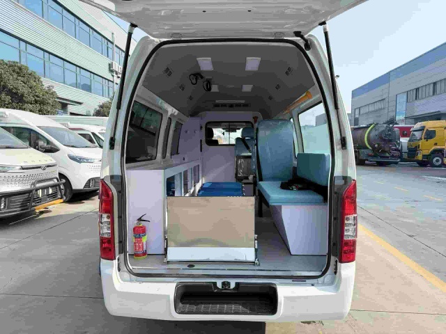 Foton G7 long-wheelbase transfer ambulance