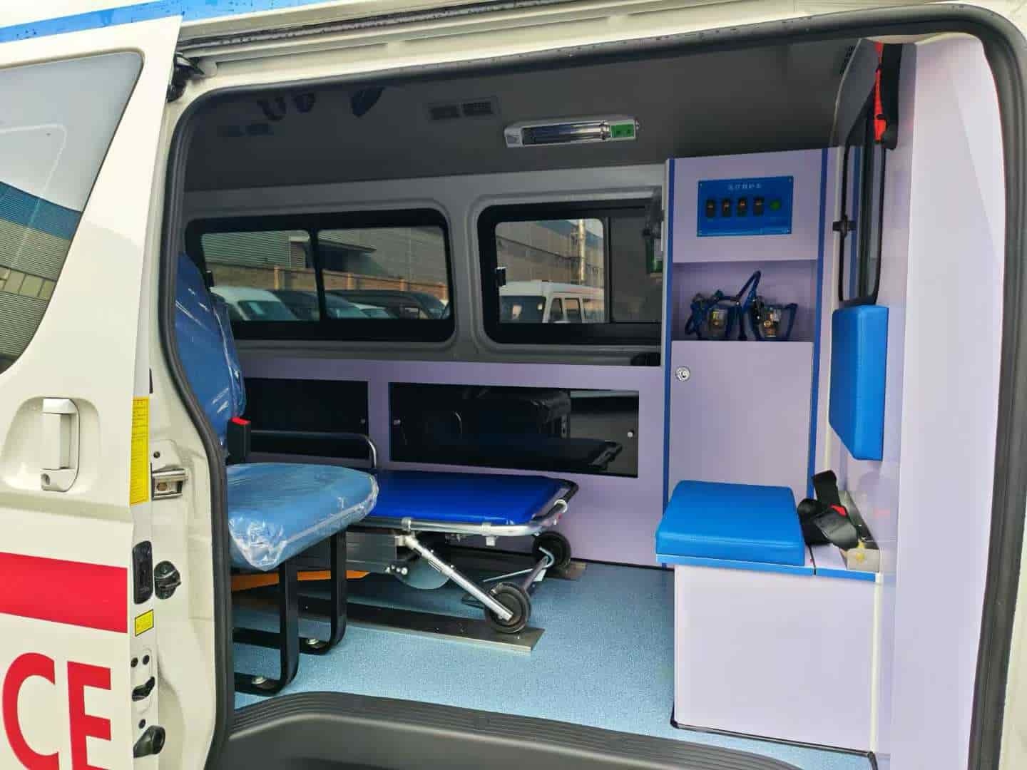 Foton minivan ambulance