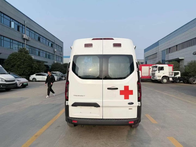 Ford V362 China VI diesel ambulance