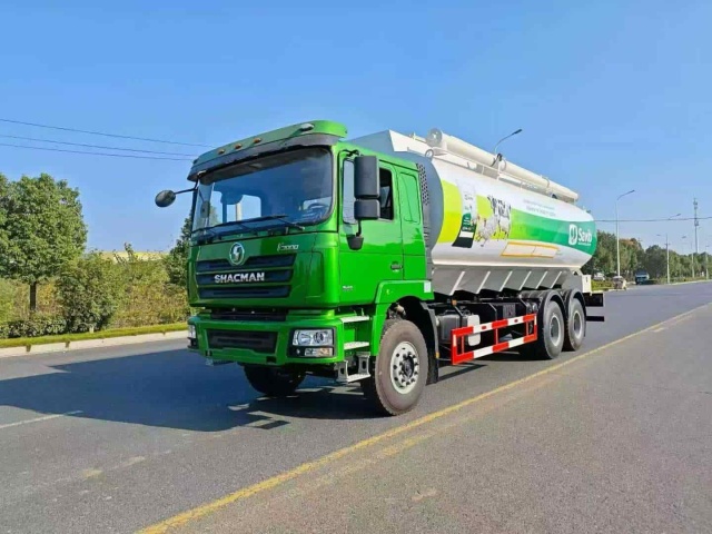 SHACMAN F3000 6×4 Bulk Feed Transport Truck