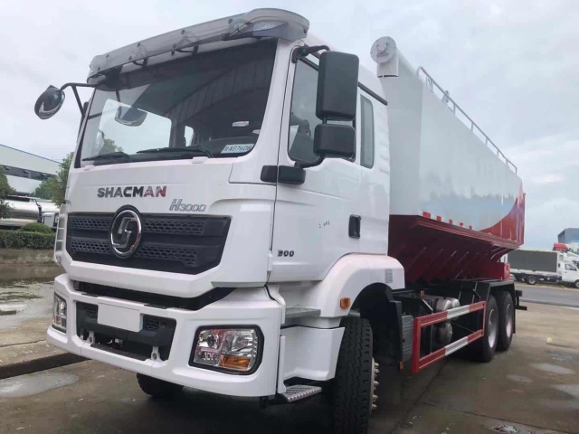 SHACMAN H3000 6×4 Bulk Feed Transport Truck