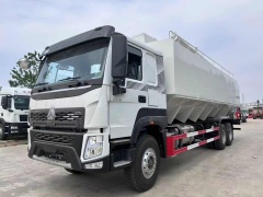 Sinotruk Howo V7 National II emission standard 371hp 6×4 bulk feed truck