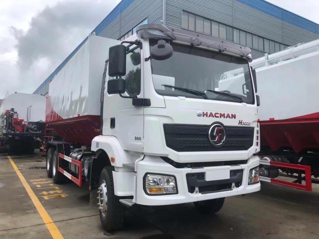 SHACMAN H3000 6×4 Bulk Feed Transport Truck