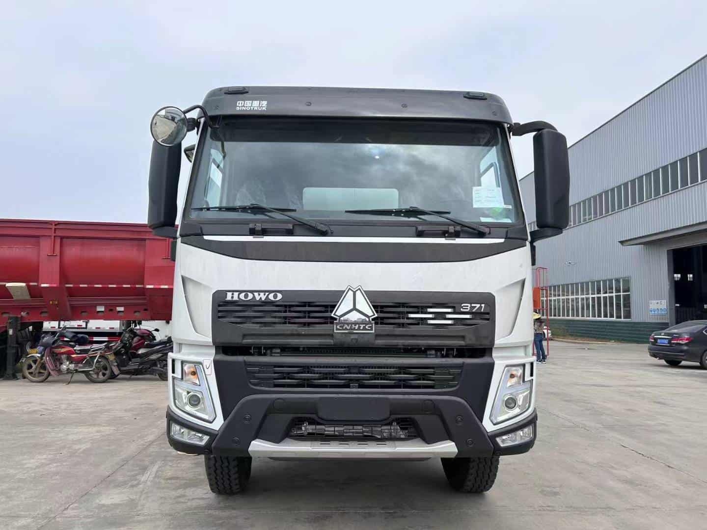 Sinotruk Howo V7 National II emission standard 371hp 6×4 bulk feed truck