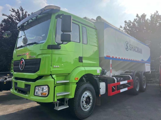 SHACMAN H3000 6×4 Feed Transport Truck