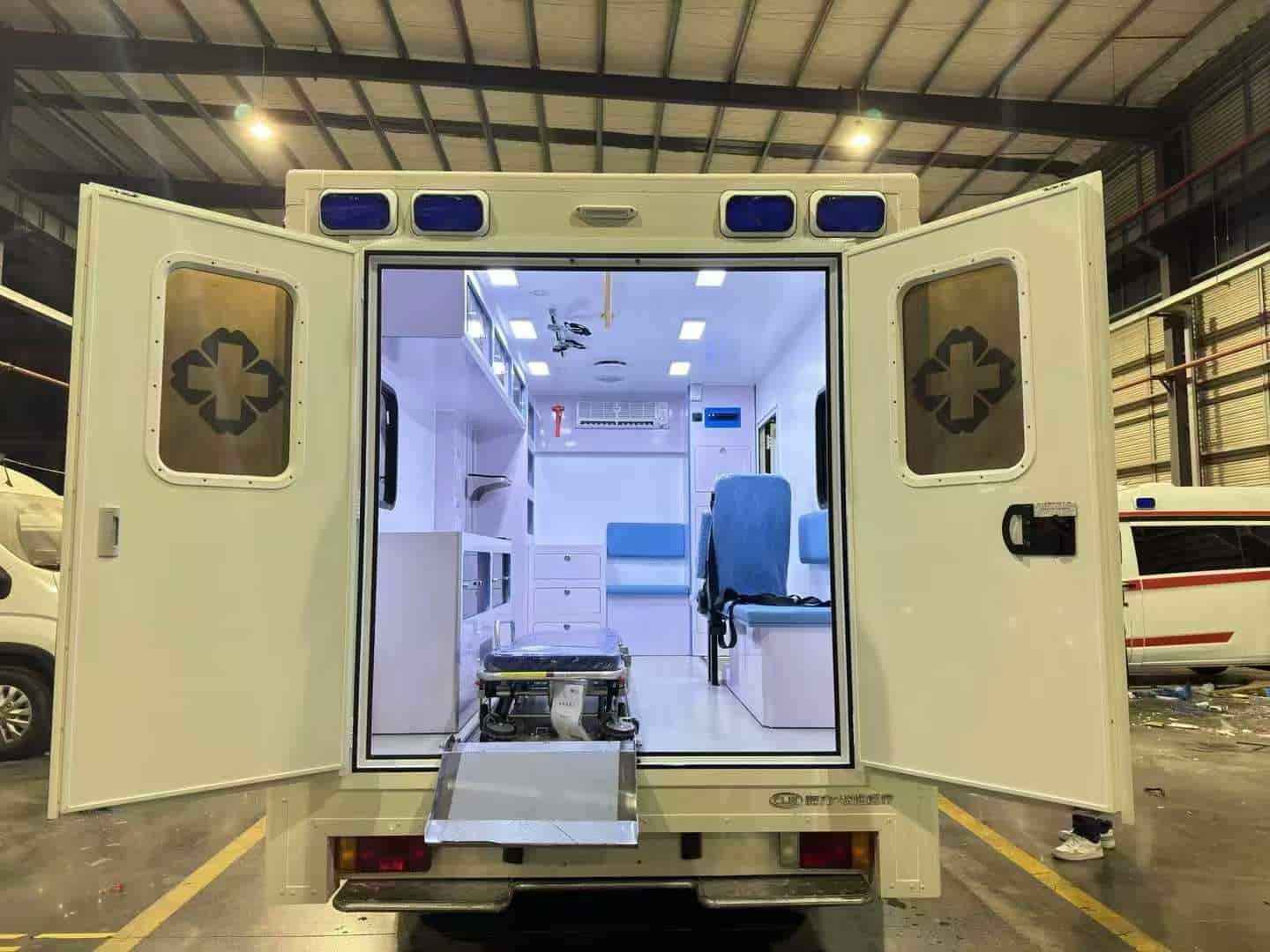 Iveco Ouba 2045 4WD Off-Road Mobile Ambulance
