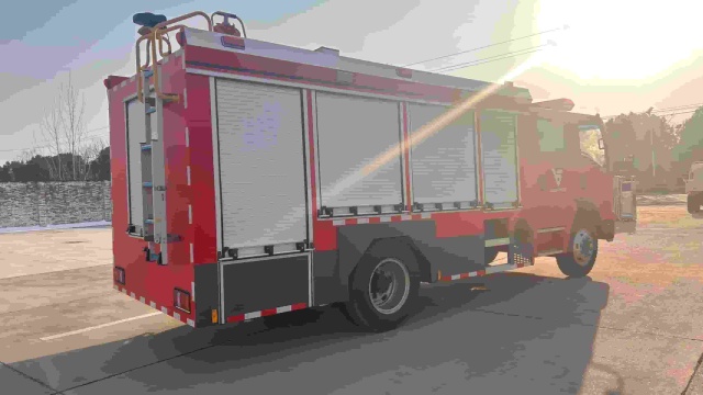 Sinotruk Howo 4-ton water tanker fire truck