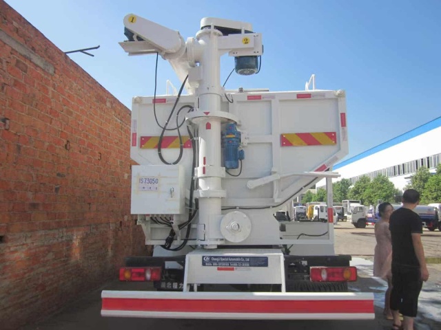 Dongfeng Tianjin Bulk Feed Truck
