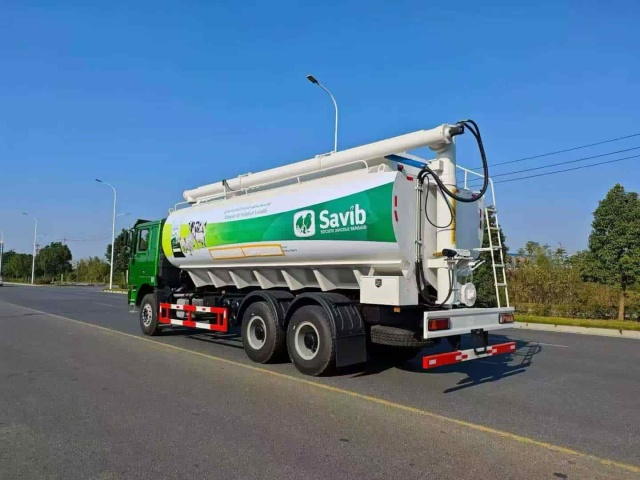 SHACMAN F3000 6×4 Bulk Feed Transport Truck