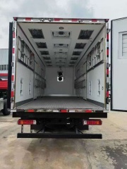 Foton Auman Chicken Seedling Transport Truck (6.8 meters)