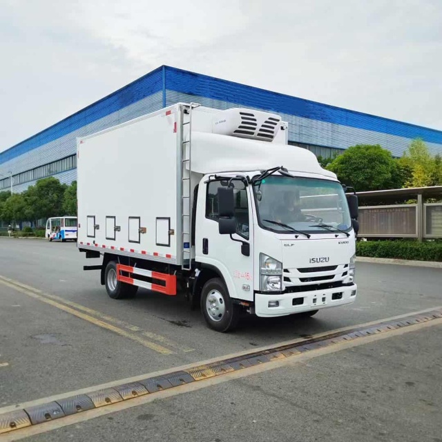 Isuzu KV100 Chick Transport Truck