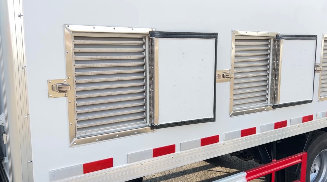 Foton Aumark Chick Transport Vehicle (Chicks)