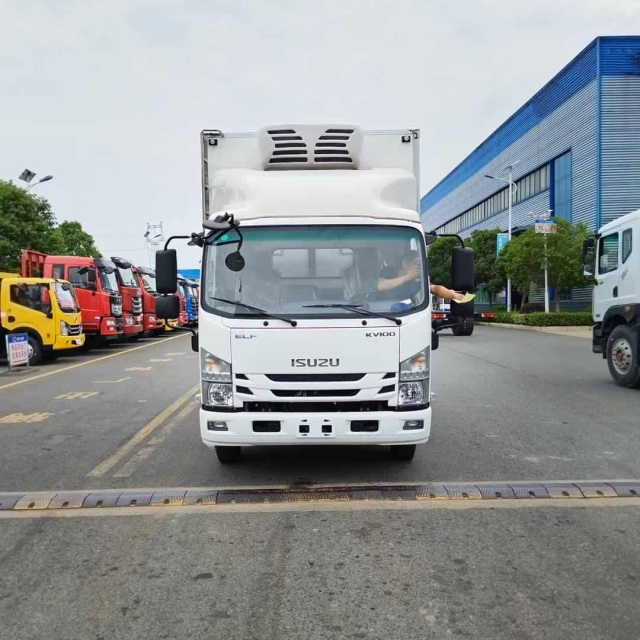 Isuzu KV100 Chick Transport Truck