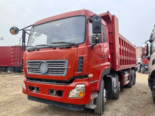 Dongfeng Tianlong 8x4 dump truck