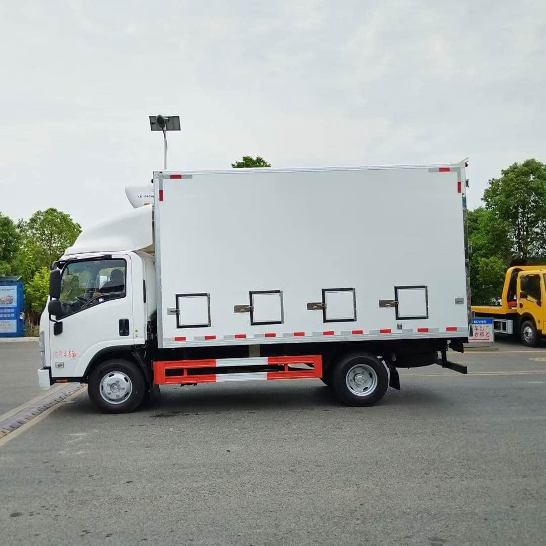 Isuzu KV100 Chick Transport Truck