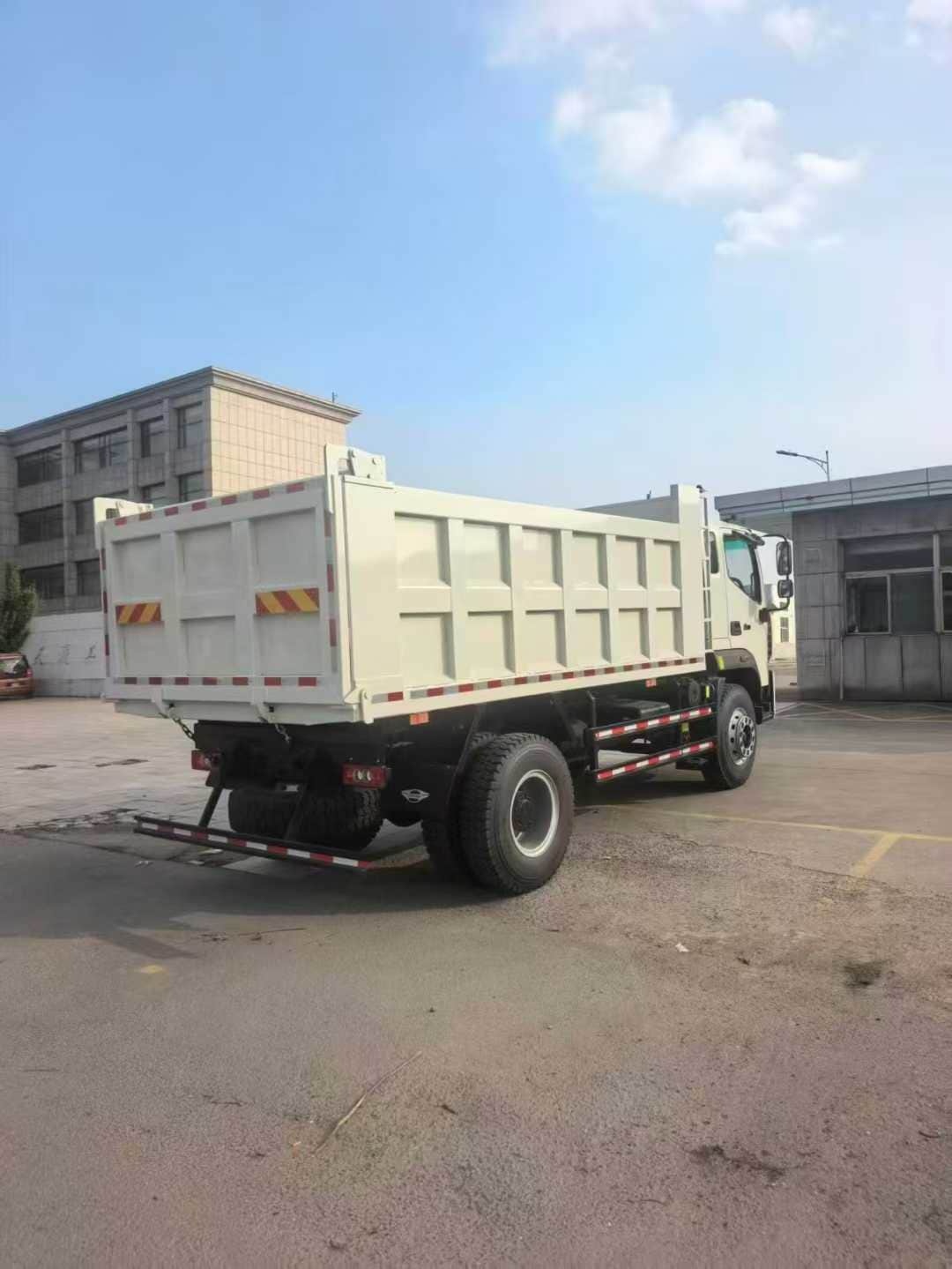 Foton 4×2 dump truck