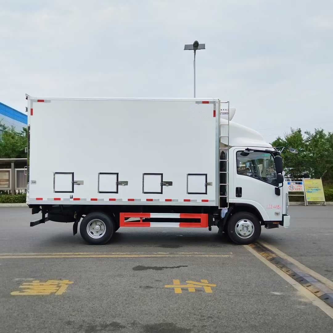 Isuzu KV100 Chick Transport Truck