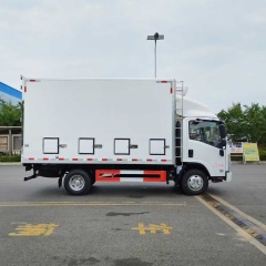 Isuzu KV100 Chick Transport Truck