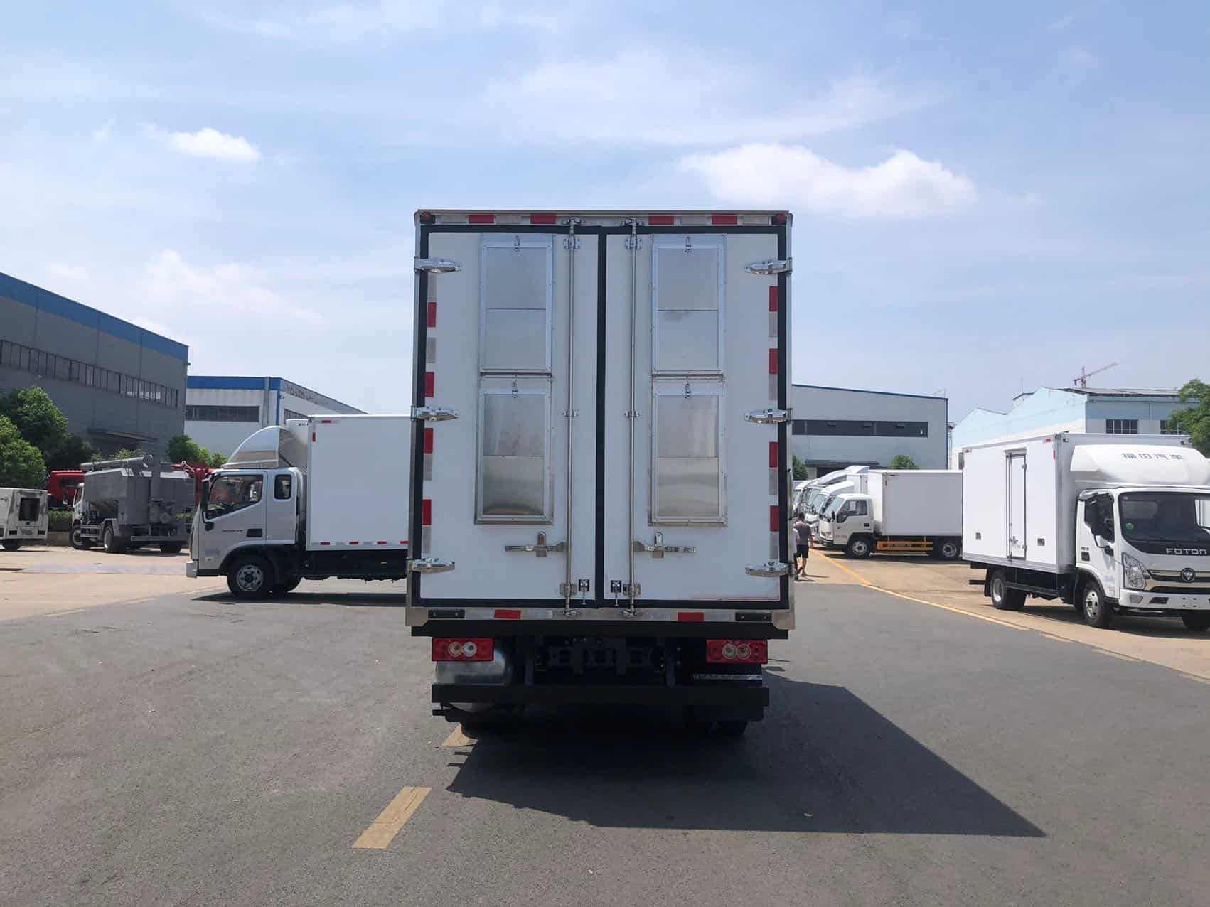 Foton Aumark Chick Transport Vehicle (Chicks)