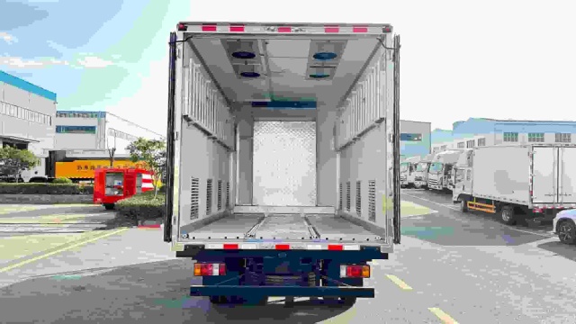 Foton Aumark Chick Transport Vehicle (Chicks)