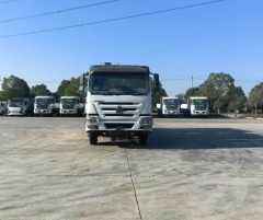 Sinotruk 4×2 Synchronous Chip Seal Truck