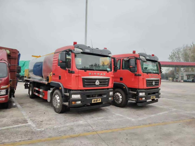 Sinotruk Shandeka 10 cubic meter intelligent asphalt distributor truck