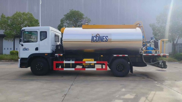Dongfeng Dolica 10 cubic meter asphalt distributor truck