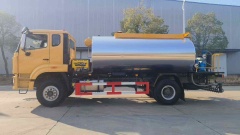 Sinotruk NX300 12 cubic meter asphalt distributor truck