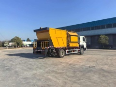 Sinotruk 4×2 Synchronous Chip Seal Truck