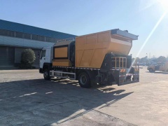 Sinotruk 4×2 Synchronous Chip Seal Truck
