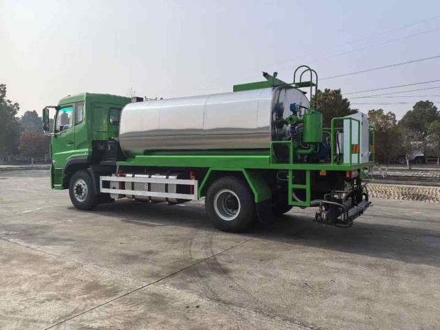 Chengli 12 cubic meter intelligent asphalt distributor