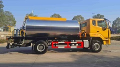 Sinotruk NX300 12 cubic meter asphalt distributor truck