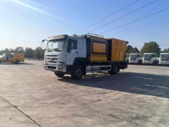 Sinotruk 4×2 Synchronous Chip Seal Truck
