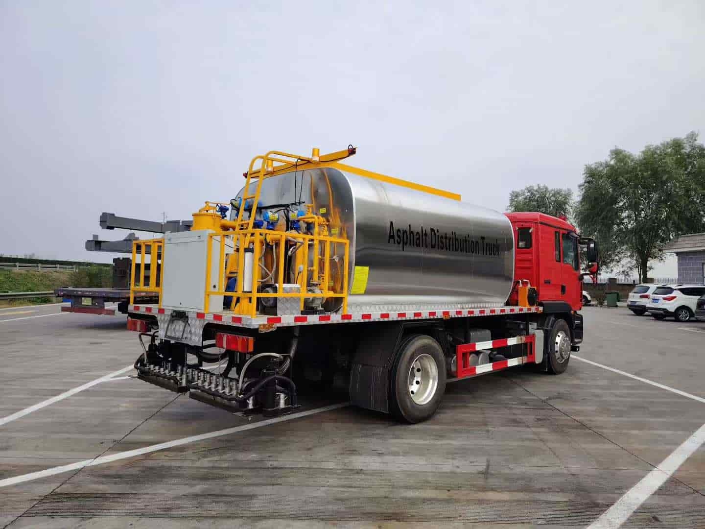Sinotruk Shandeka 10 cubic meter intelligent asphalt distributor truck