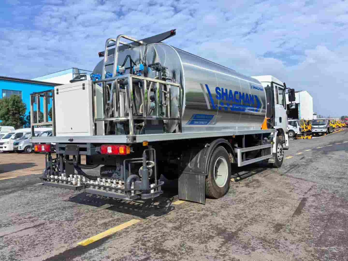 SHACMAN 4×2 Asphalt Distributor