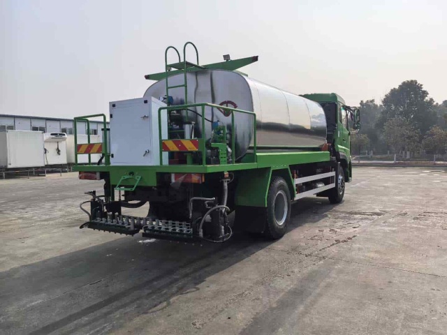 Chengli 12 cubic meter intelligent asphalt distributor