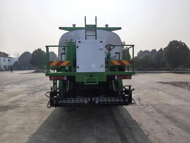 Chengli 12 cubic meter intelligent asphalt distributor