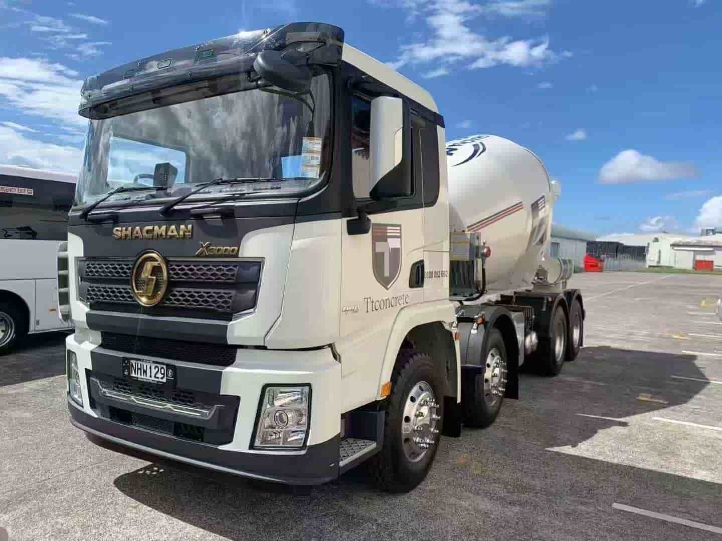 SHACMAN X3000 8×4 Cement Mixer Truck