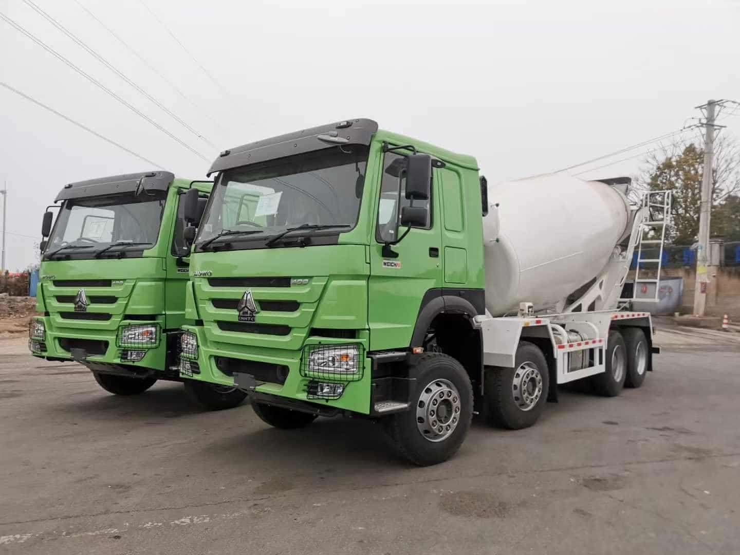 Sinotruk Howo 8×4 mixer truck