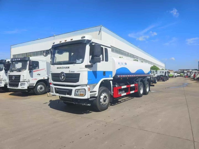 SHACMAN L3000 6×4 water sprinkler truck