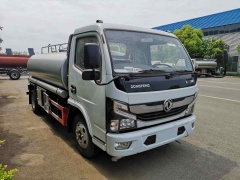 Dongfeng Dolica 5 cubic meter stainless steel sprinkler truck