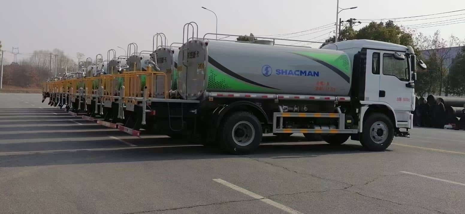 SHACMAN 15 cubic meter water sprinkler truck