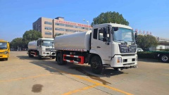 Dongfeng 15 cubic meter sprinkler truck